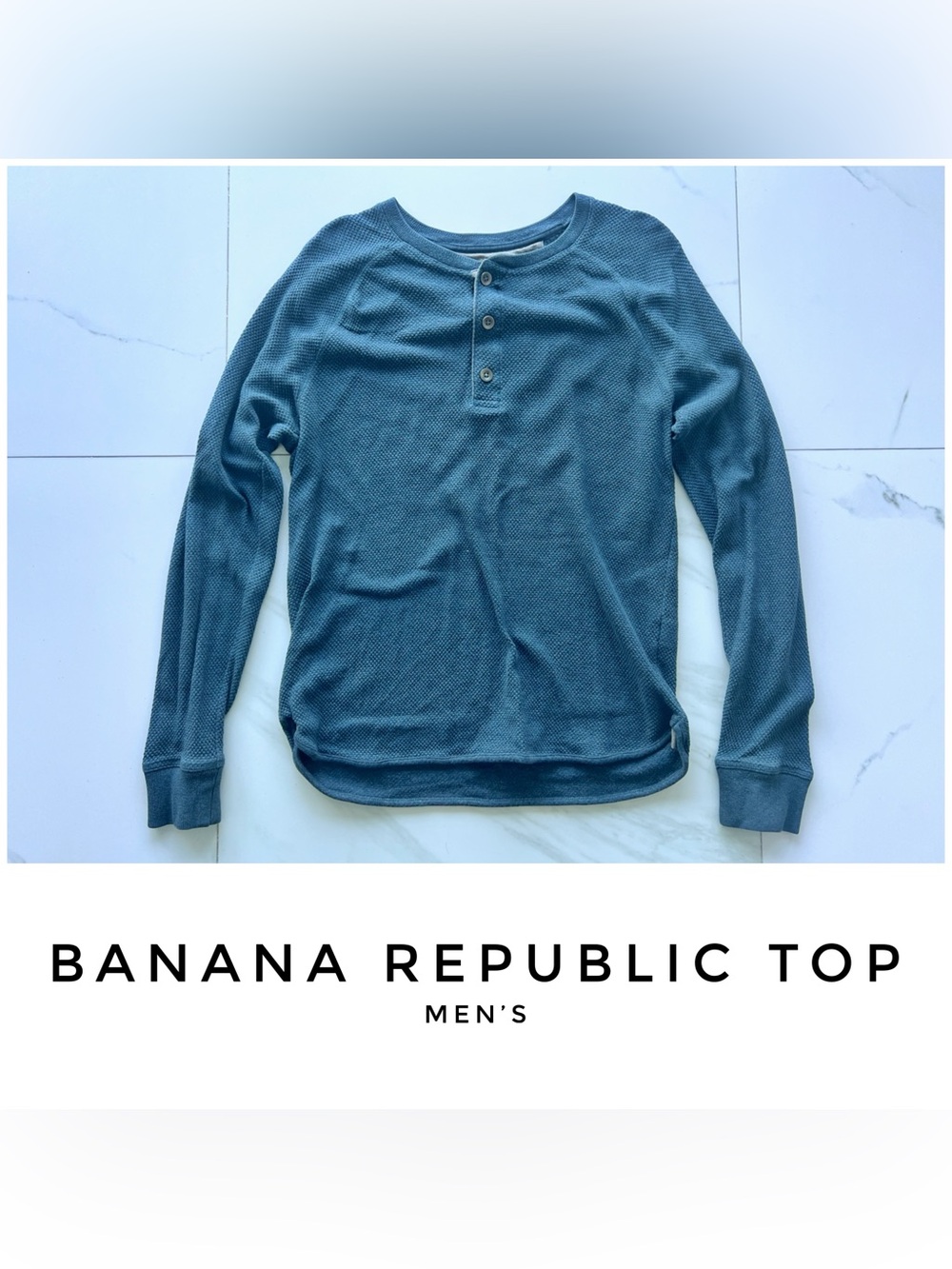 Banana Republic mens top size Medium blue waffle henley